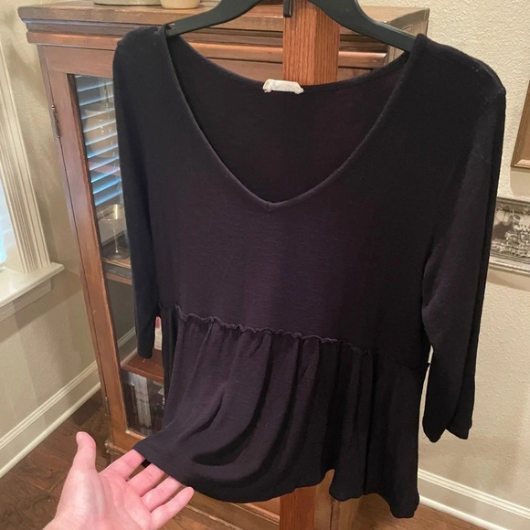 Tiffany & Grey stretchy flutter v-neck top 3/4 sleeve SZ XL black - Picture 3 of 7